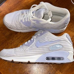 Woman’s Nike Air Max 90 Seersucker Size 10